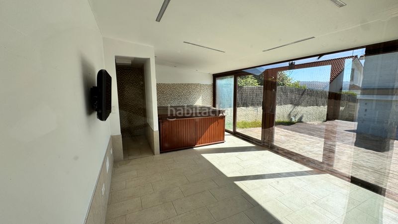 Foto f7606cc8-d343-4261-a45f-bdb34f497b7d. Xalet amb xemeneia calefacció aparcament a Arteixo pueblo Arteixo