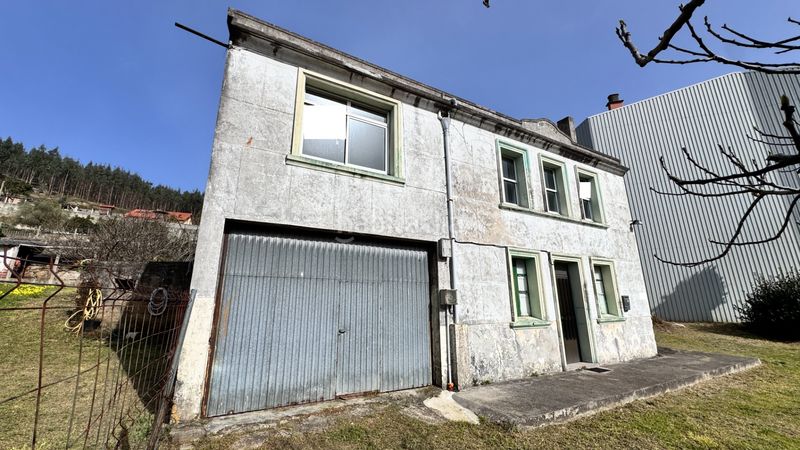 Foto efbd220c-f871-4e4e-8d08-b904bfed2d30. Casa amb aparcament a Oseiro Arteixo
