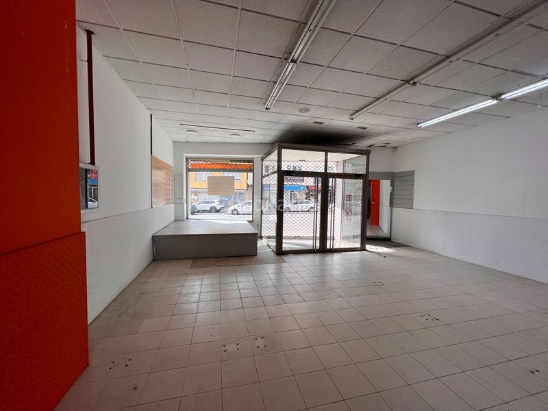 Foto ca0e3e0b-9c47-40f7-9099-f1f358b34323. Alquiler local comercial en avenida fisterra 20 local comercial reformado en pleno centro - avenida finisterre, de 531 m2! en Arteixo