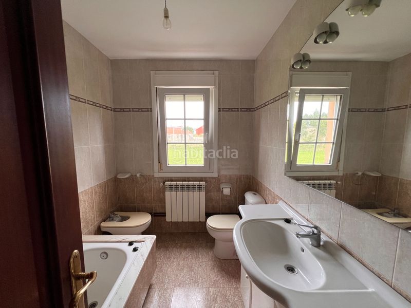 Foto 958a93fb-5170-4a74-8b05-12f6e467275b. Casa amb calefacció aparcament a Coristanco