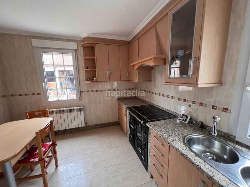 Foto bf088521-e4c5-4057-b220-9a327c0e7afc. Casa amb calefacció aparcament a Coristanco