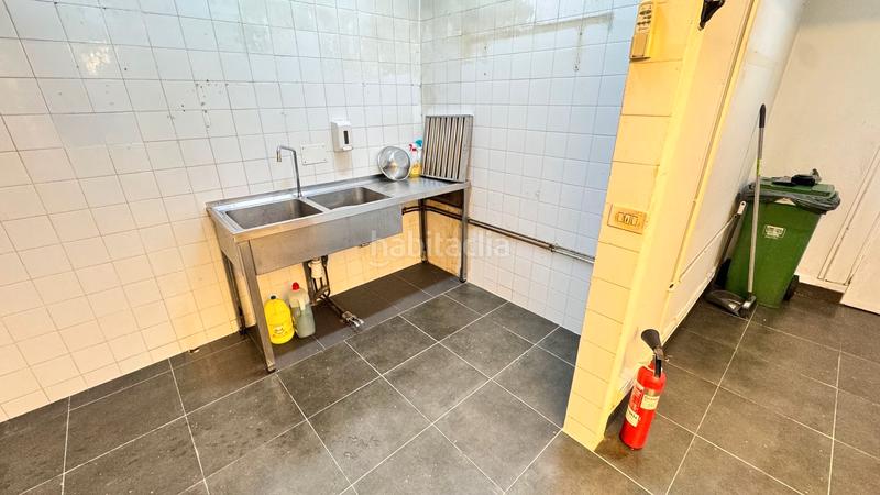 Foto f4fd3fbf-d84e-4b5e-b2fa-0423af1de57f. Rent business premise in avenida dos bosques 13 in Arteixo