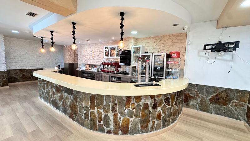 Foto fb5ee0e1-6bb4-4a04-a26d-4123fb0c27bb. Rent business premise in avenida dos bosques 13 in Arteixo