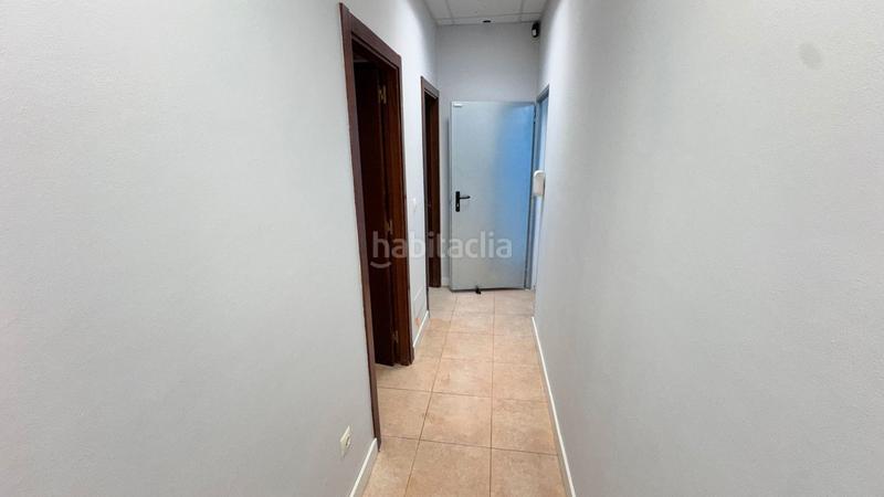 Foto 57f3d652-f1eb-4f32-9096-949a8b1e9f8d. Affitto locale commerciale in rúa guerra da independencia 6s in Arteixo