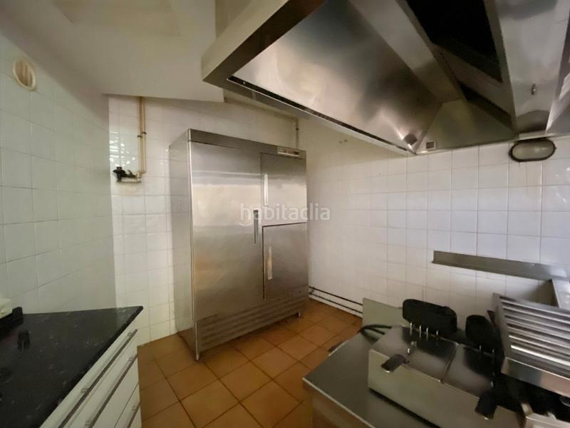 Foto 99f6346f-0691-4ccd-973c-deaca773cfd5. Lloguer local comercial a rúa historiador vedia 14 a Arteixo