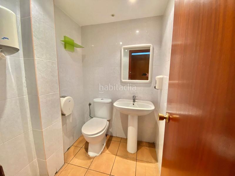 Foto 9ee8f1c3-cc74-41c9-a0f3-0751d89d2ef5. Lloguer local comercial a rúa historiador vedia 14 a Arteixo