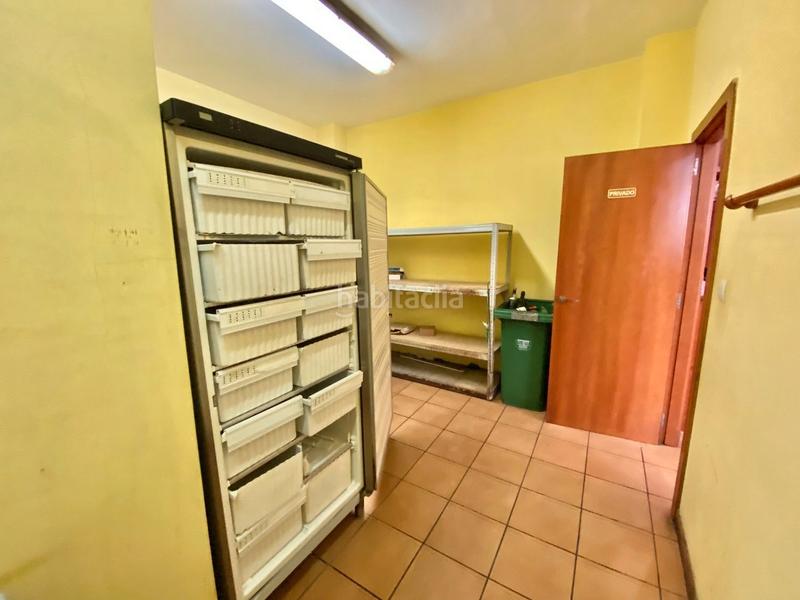 Foto bdc927a9-6b77-4ee1-8604-064f4cd88e18. Lloguer local comercial a rúa historiador vedia 14 a Arteixo