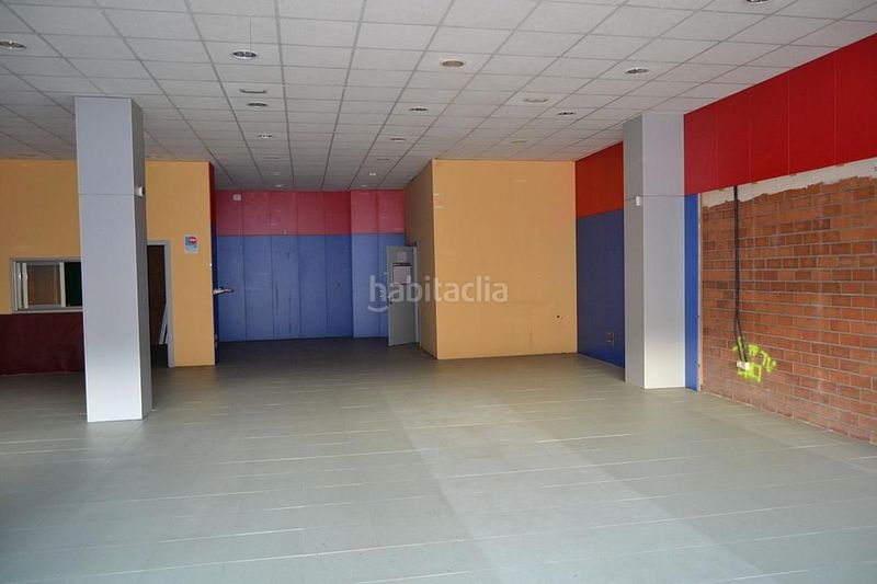 Foto f780615c-91b6-42c3-8c45-ae419966303e. Affitto locale commerciale in travesía de Arteixo 149a in Arteixo