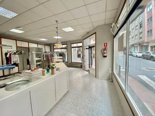 Locale commerciale in Rúa Ría de Noia 1