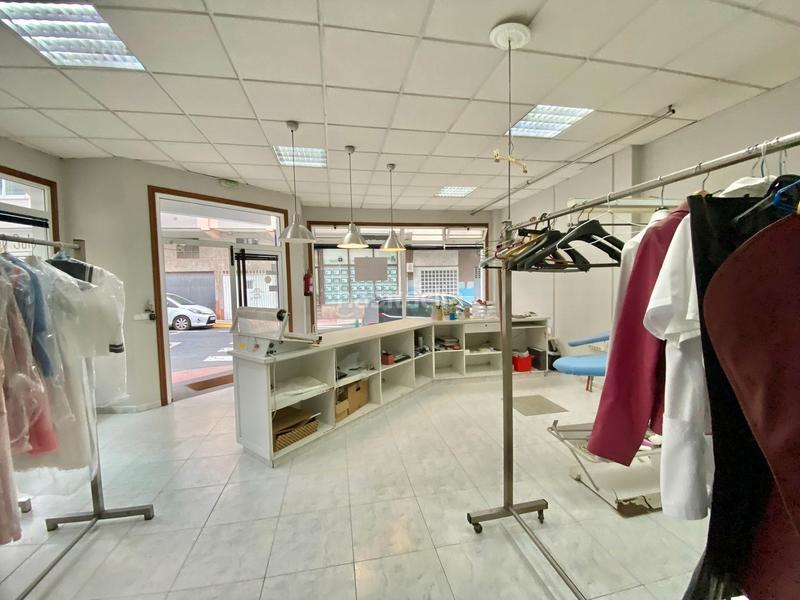 Foto 8c313570-f06a-4030-bf3d-ead9c1b37d47. Location local commercial dans rúa ría de noia 1 dans Arteixo