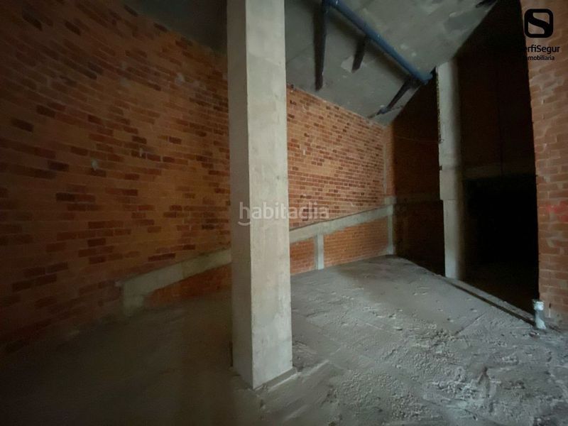 Foto 3f21bec8-c4ff-4b51-9824-6d341c9ade26. Alquiler local comercial en rúa alcalde toribio salvadores 3 local en alquiler calle alcalde toribio salvadores, , en Arteixo