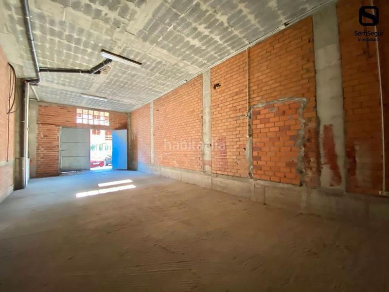 Foto cb6a9661-ad55-4a6c-8420-70d392bbf44c. Lloguer local comercial a travesía de Arteixo 149a a Arteixo