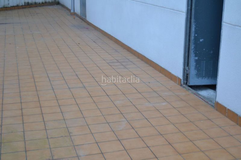 Foto c17b36d7-f418-43df-8b90-d80a62bf8baf. Affitto locale commerciale in rúa dos baños 20 in Arteixo