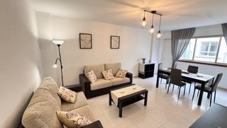 Lloguer Pis  Rúa ría de arousa. Piso amueblado de 3 dormitorios en pleno centro ¡wifi incluído!