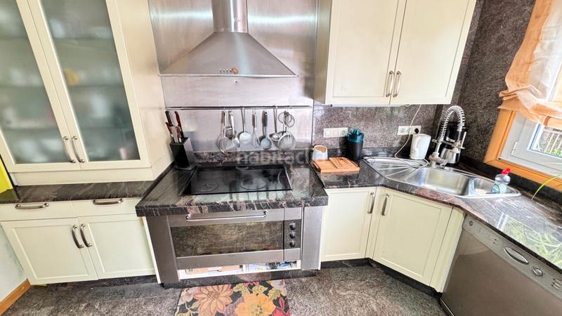 Foto 0bfc0137-31df-4655-93d9-bbb1cc3da78a. Chalet avec cheminée chauffage parking dans Loureda - Lañas - Barrañán Arteixo