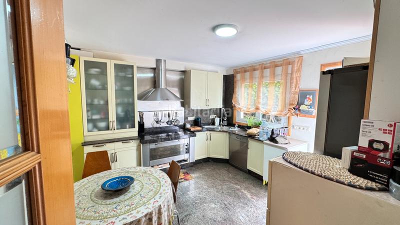 Foto 6794372a-019c-4a69-a18e-888fffddf622. Chalet avec cheminée chauffage parking dans Loureda - Lañas - Barrañán Arteixo