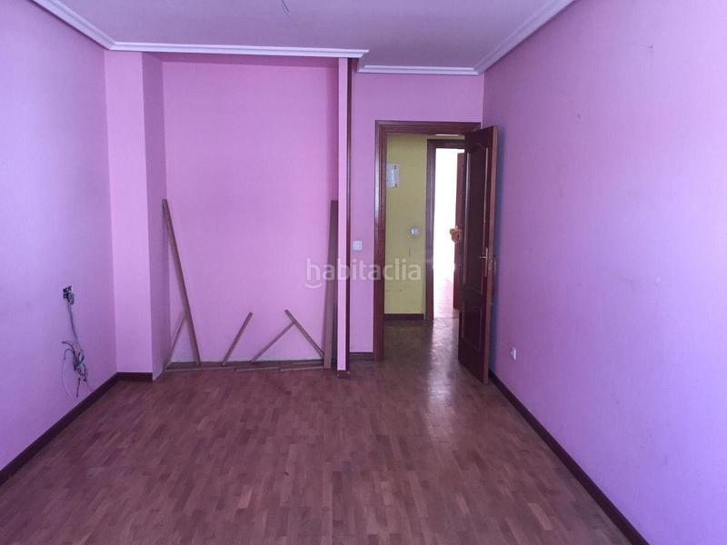 Foto 4d1250b8-e1f7-4b27-92ad-91c515739b7a. Piso en julian duro 4 piso en La Felguera Langreo