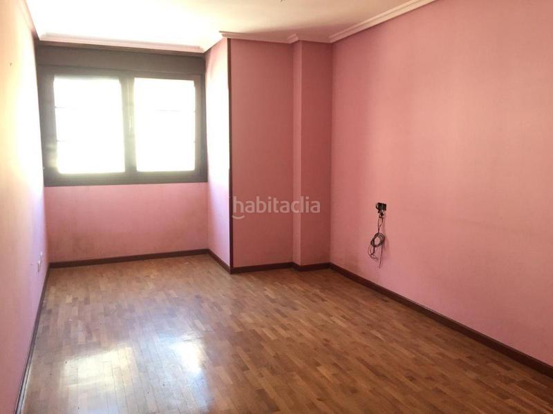 Foto c999315e-5c29-49a1-aac9-d4e73ef90e48. Piso en julian duro 4 piso en La Felguera Langreo