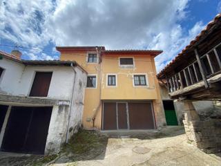 Casa adossada en Santa gadia 34. Bimenescasa
