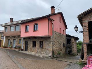 Casa adossada  Tras la iglesia. Cabranescasa