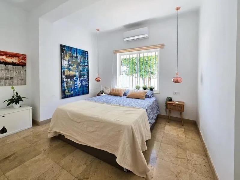 Foto 7c4ca6f8-1280-4968-9923-b638716bc502. Chalet with parking in El Bajondillo Torremolinos
