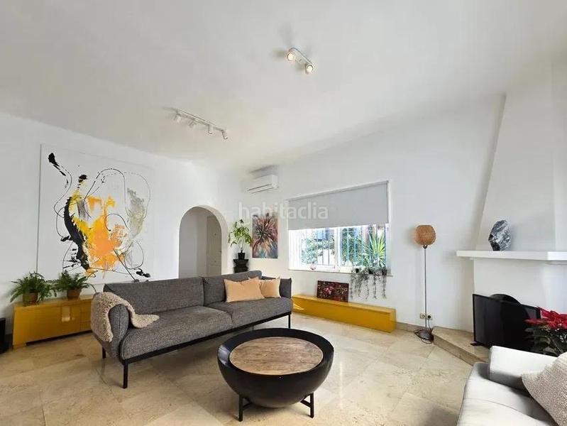 Foto 6f937196-2983-4a6c-9b1a-b890070e52c9. Chalet avec parking dans El Bajondillo Torremolinos