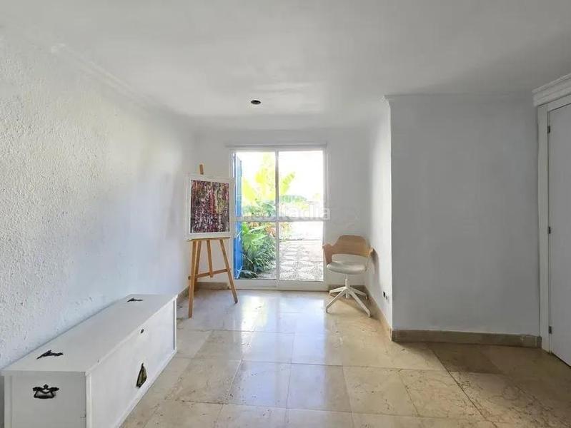 Foto f44e7560-c5d1-43ed-a3ff-d0da913525f9. Chalet avec parking dans El Bajondillo Torremolinos