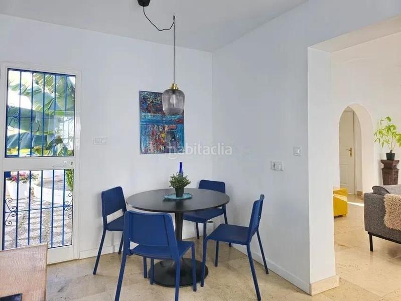 Foto b1d07578-07f8-43b0-b2eb-1a797249b808. Chalet con parcheggio in El Bajondillo Torremolinos