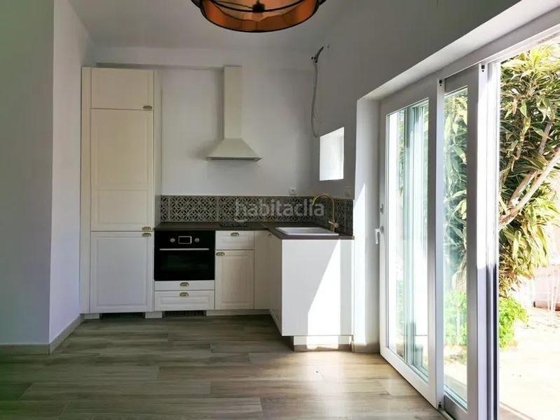 Foto b2880256-656d-4ec1-b8ec-9fd8e2e40e54. Chalet con parcheggio in El Bajondillo Torremolinos