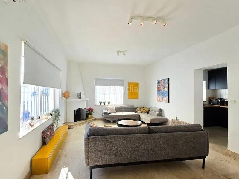 Foto 579e5a0a-d6ec-42ca-8ac6-d1e885663b65. Xalet amb aparcament a El Bajondillo Torremolinos