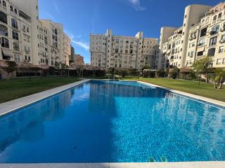 Appartement  Calle río bergantes. Excelente piso de 3 habitaciones y piscina en el centro de torre