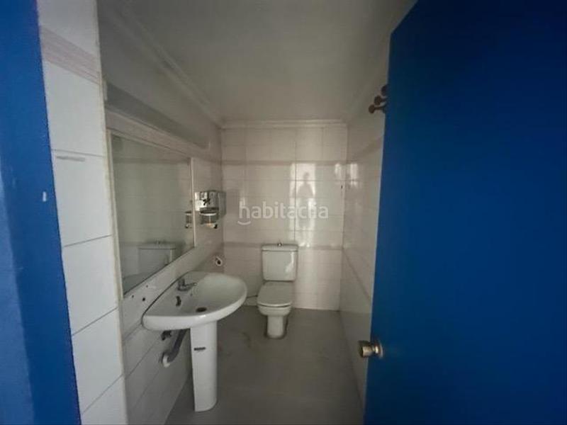 Foto 1d1481f7-fd93-4945-a2b6-c3374c173658. Local comercial a El Bajondillo Torremolinos
