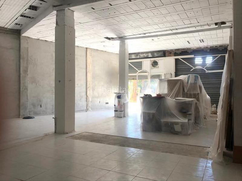 Foto b0238b36-23d2-4b43-9126-682b61178023. Local comercial a El Bajondillo Torremolinos