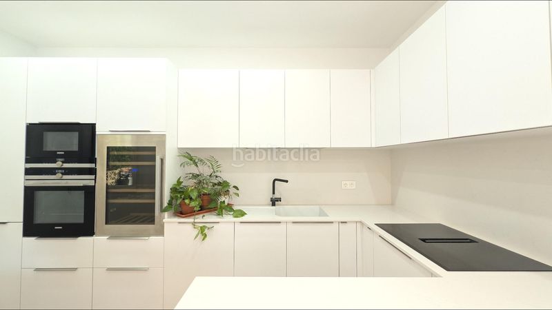 Foto 1620398c-4694-4e26-bf75-6097872fbdfc. Pis amb piscina a Puerto Deportivo Fuengirola