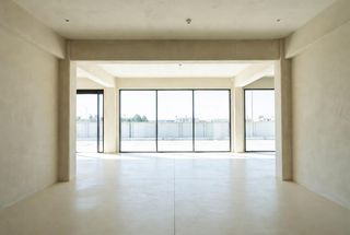 Lloguer Local Comercial a Manantiales-Estación de Autobuses. Consultanos para locales comerciales  leer descripcion tenemos v