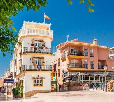 Foto ef580508-9798-4e59-a46a-2478b51f6f6c. Àtic amb aparcament piscina a Montemar Torremolinos