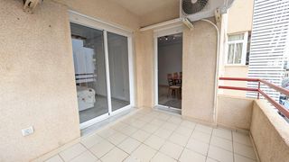 Location Appartement  Avenida de isabel manoja. Se alquila hermoso piso con 3 habitaciones y gran terraza en el