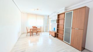 Lloguer Pis  Avenida de isabel manoja. Se alquila hermoso piso con 3 habitaciones y gran terraza en el