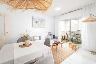 Flat en El Pinillo. Vivienda de 3 dormitorios con terraza, garaje y trastero  a paso