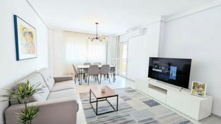 Etagenwohnung  Avenida de isabel manoja. En exclusiva hermoso piso con 3 habitaciones y gran terraza en e