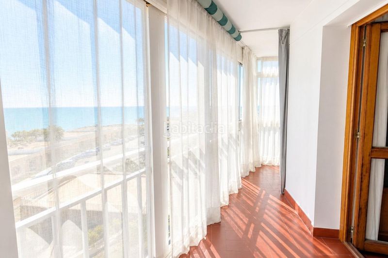 Foto c23af7ae-aea7-4e48-ad2b-641a698ddda7. Apartament amb aparcament piscina a El Bajondillo Torremolinos