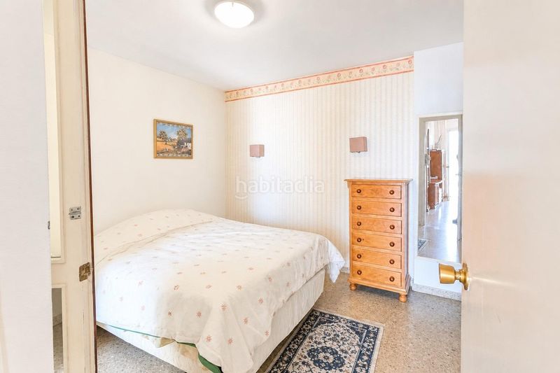 Foto fe0a6ed0-5934-4ade-965c-780b85045c4d. Apartament amb aparcament piscina a El Bajondillo Torremolinos