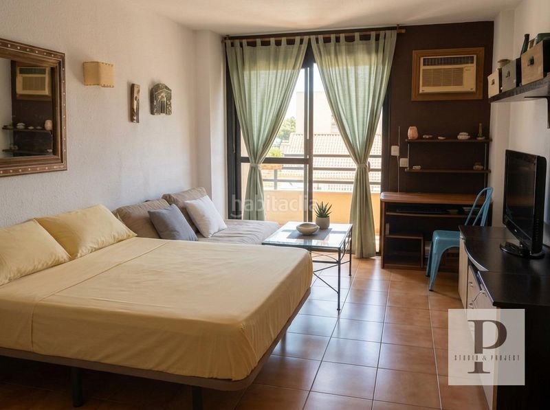 Foto dced2d37-89bd-4349-aff3-6e8d7977e764. Estudi a Calvario Torremolinos