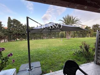 Pis  Calle colina. Apartamento planta baja con terraza en la colina recinto privado