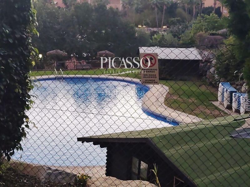 Foto b7c12b9d-347f-4544-a0ed-7f7c7cb959d9. Pis amb aparcament piscina a reserva de Marbella Marbella