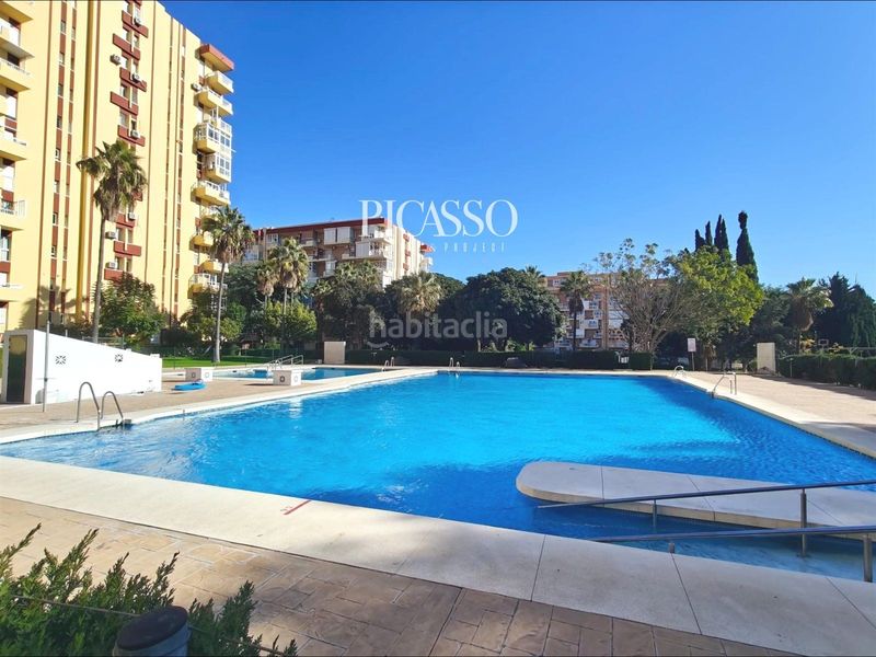 Foto 1f3aa641-6b7b-40df-8f1c-5dcd0b5e2486. Pis amb piscina a Parque de la Paloma Benalmádena