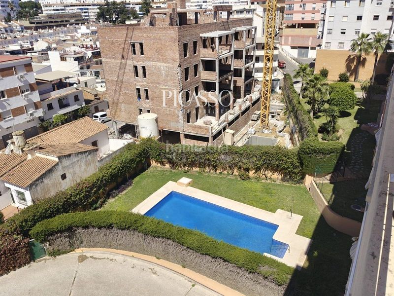 Foto fdcb7a68-ee9e-42d6-bc7f-95b5981333b9. Lloguer dúplex amb piscina a Arroyo de la Miel Benalmádena