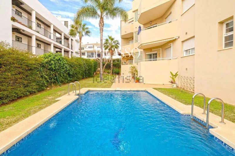 Foto c6c9fd52-8a28-4955-a1b9-d4512e3c08b2. Àtic amb aparcament piscina a Montemar Torremolinos