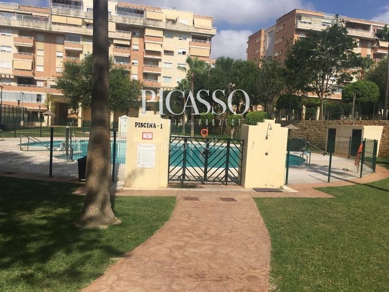 Foto 828581ab-2160-49e6-8021-8afeb9315479. Àtic amb aparcament piscina a El Consul - Ciudad Universitaria - El Romeral Málaga