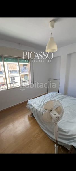 Foto c19638c6-3e40-463e-b7b3-3dbc981805e8. Piso centro planta alta con ascensor, 3 dormitorios y terraza luminosa en Torremolinos